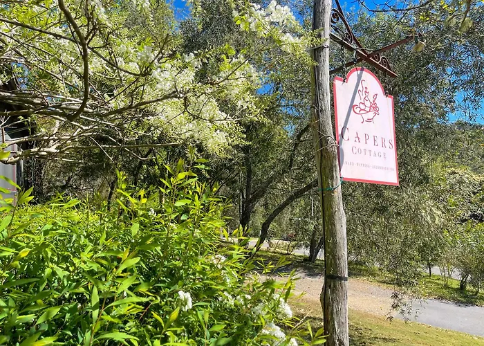 Capers Cottage And Barn Accommodation Wollombi