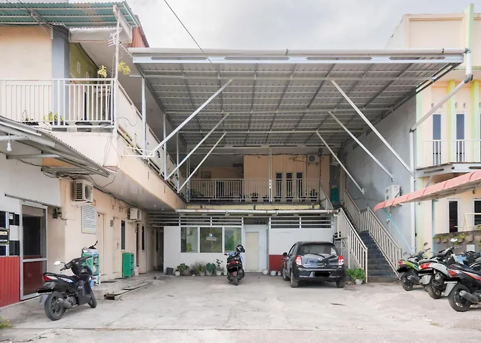 Urbanview Hotel Mine Residence Syariah Padang 