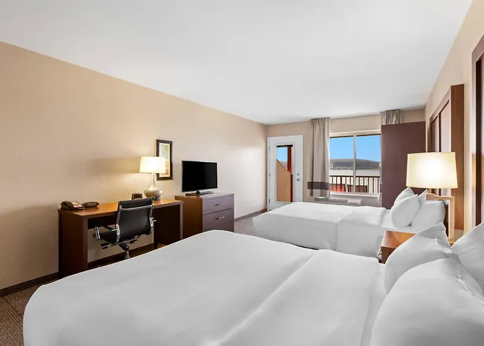 Comfort Inn & Suites Munising-Lakefront