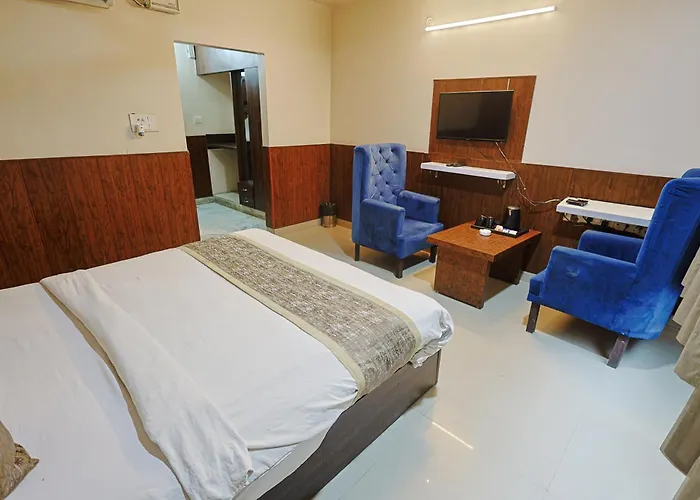 Hotel The Leaf - Gomti Nagar Lucknow