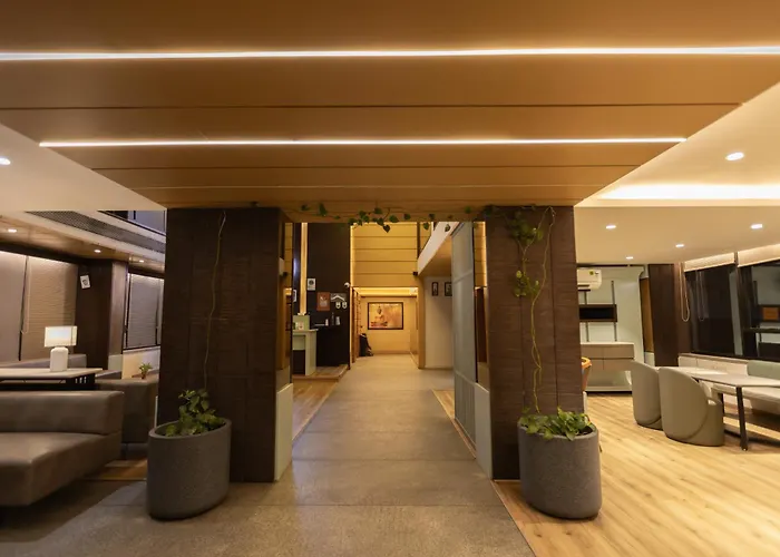 Pride Biznotel Alkapuri Near Vadodara Airport