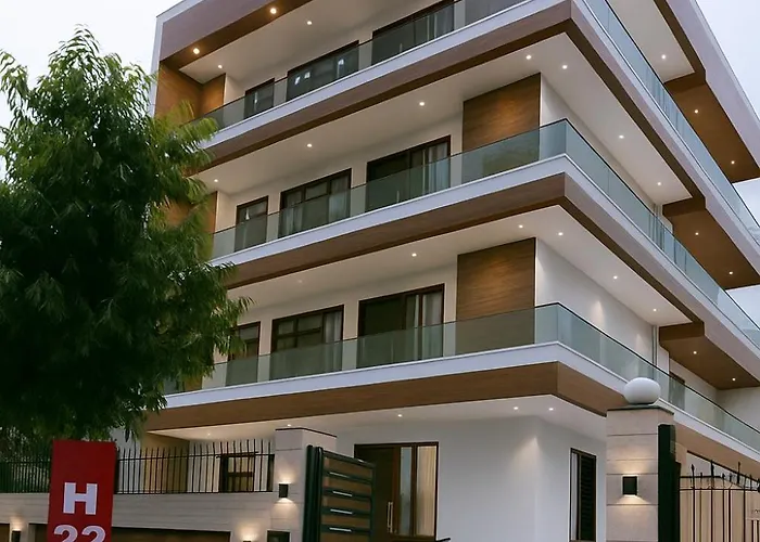 Hotel Quadis - Noida Sec 51