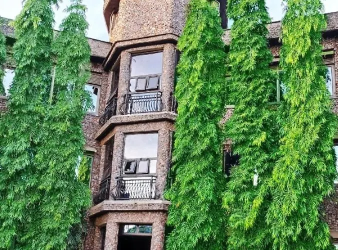 Discovery Courts Hotel Entebbe
