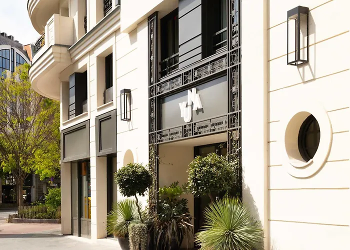 Yuna Porte-Maillot - Aparthotel Levallois-Perret