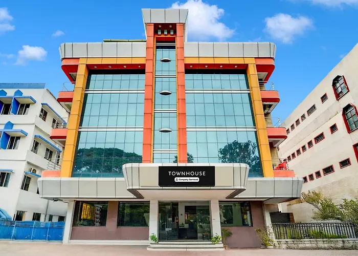 Super Townhouse Mysore Central