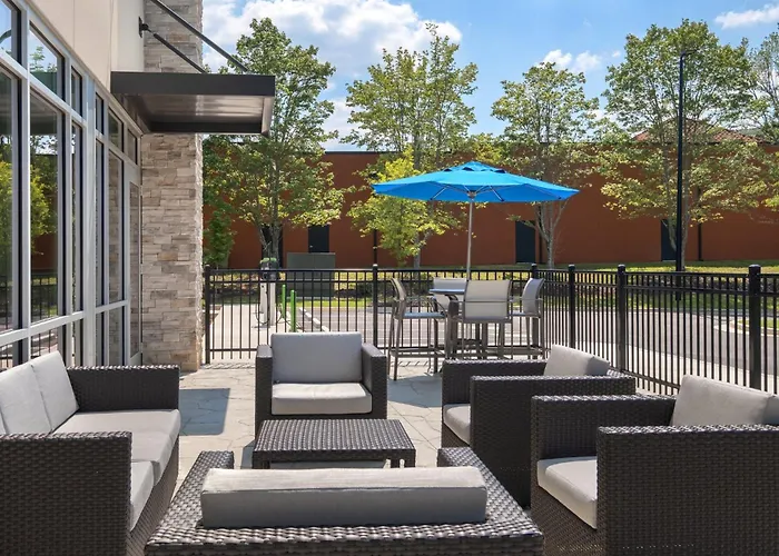 Holiday Inn Express & Suites Buford - Mall Of Georgia By Ihg