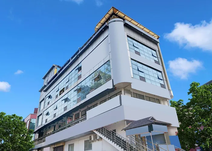 Super Townhouse Oak City Center Kushal Nagar Madikeri