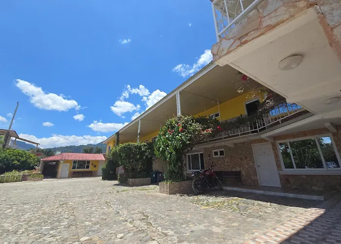 Hotel Paradise Inn Panajachel