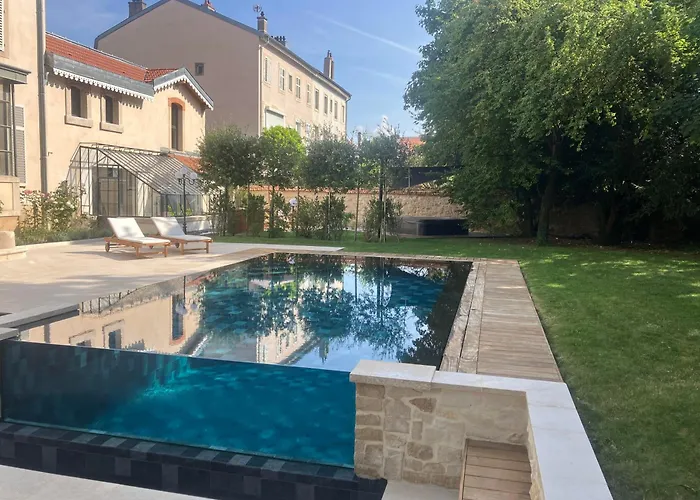 Les Ecuries de Rigny, Suite haut de gamme avec jardin, jacuzzi et piscine Nancy