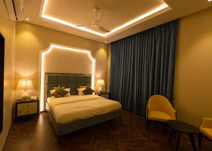 Silk Club Hotel Surat