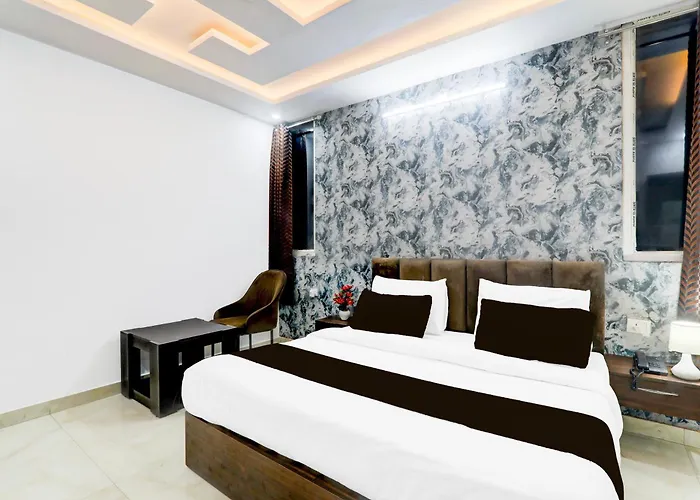 Super Townhouse Shaheed Path Near Ambedkar University Formerly Kings Paradise Lucknow