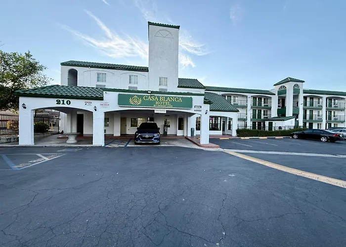 Casa Blanca Hotel - Corona
