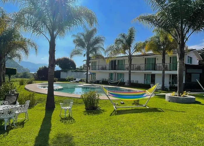 Hotel Brisas Del Lago Valle de Bravo