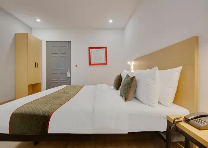 Hotel Grand Lawson New Delhi