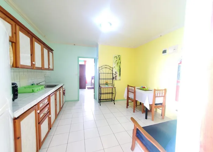 Safari Apartments, Dominica Portsmouth