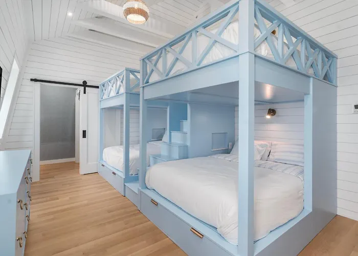 Block Island Bunk House Hotel New Shoreham
