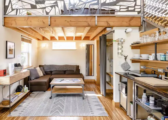 Lemon Door Micro-Loft Hotel Portland