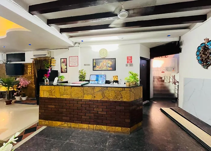 Happy Residency - Near Saket Metro Hotel New Delhi