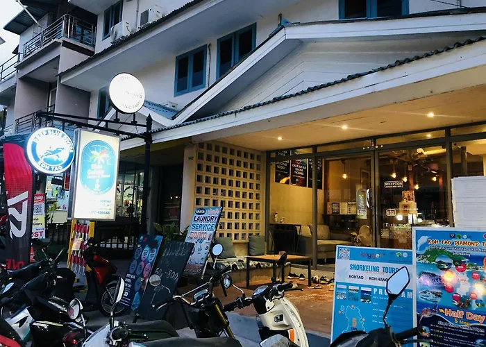 Bluegelatohousekohtao Hotel เกาะเต่า