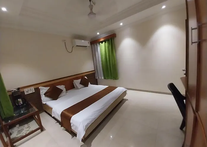 Hotel Om Park- Walkable Distance To Sai Baba Temple Shirdi