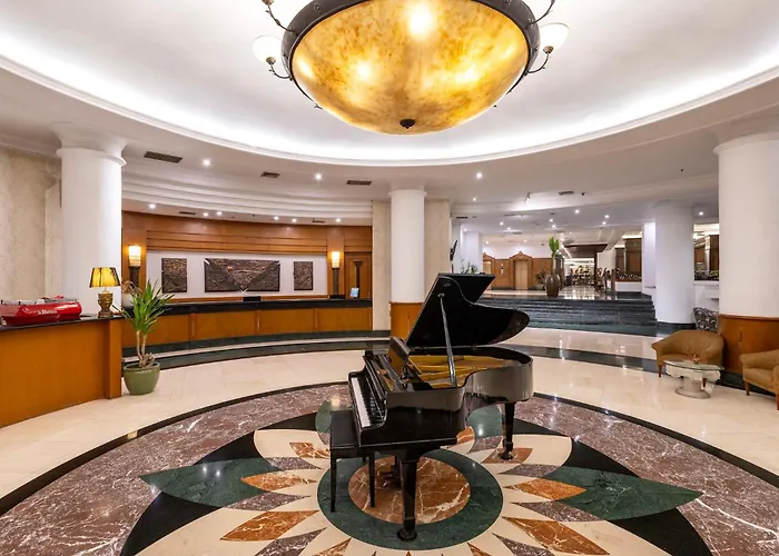 ARTOTEL Suites Aquila - Bandung