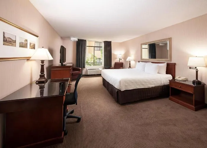 Fairbridge Hotel By Concord Plaza