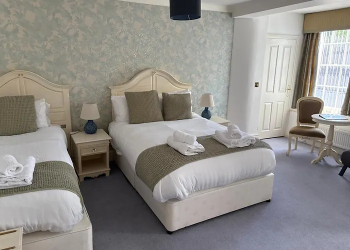 Feathers Hotel Bar And Restaurant Aberaeron