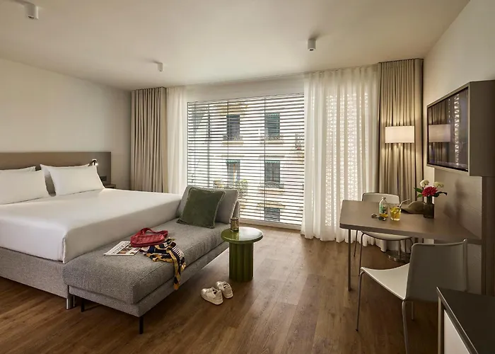 Base Geneva Hotel