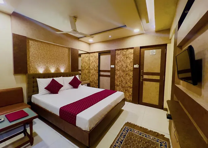 Hotel Dwaraka Thane