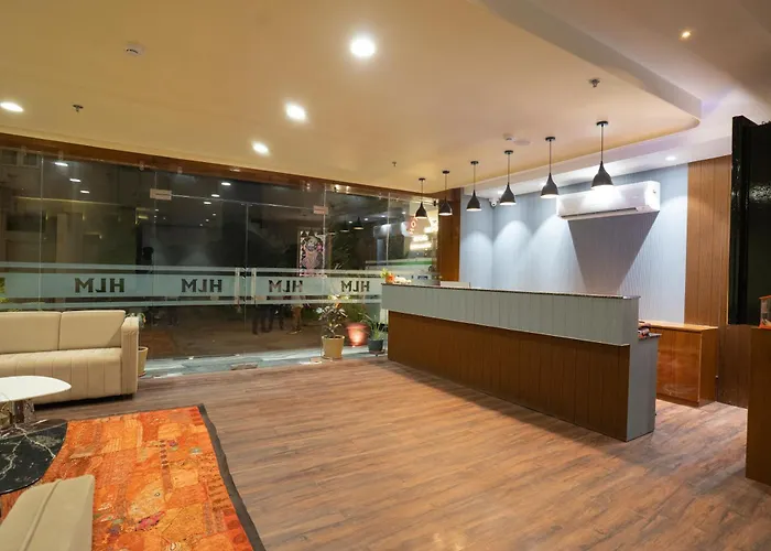 Hotel Lake Metro Udaipur