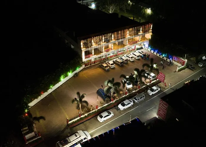 Hotel Shivani Resort Mandu 