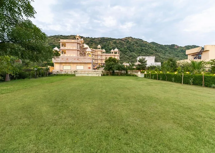 Traavista Aravali Mahal - Luxury Lake View Heritage Resort In Udaipur