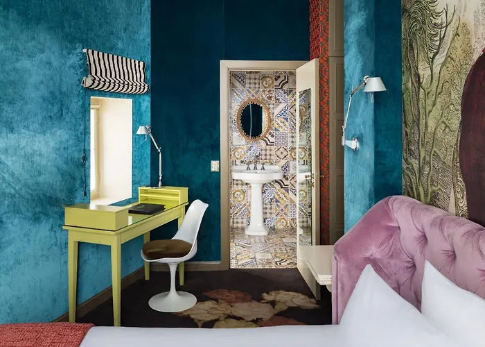 Hotel Du Petit Moulin, Haute Couture Hotel By Lacroix Paris