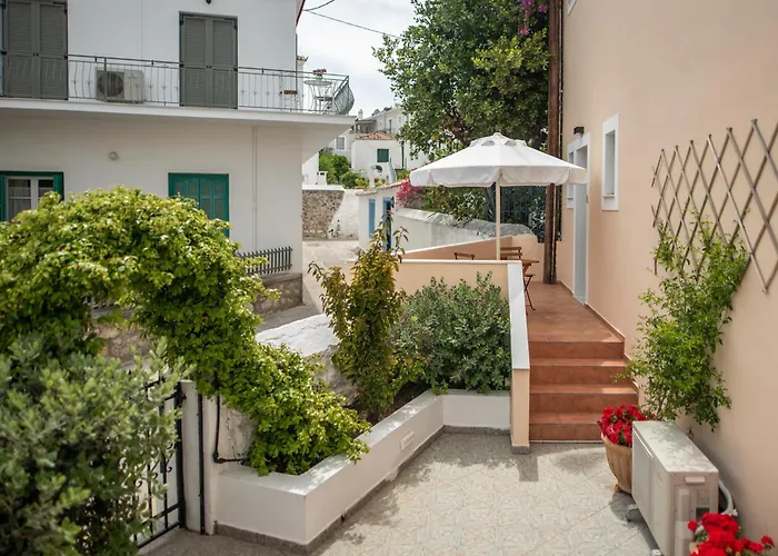 Twin House Spetses Hotel