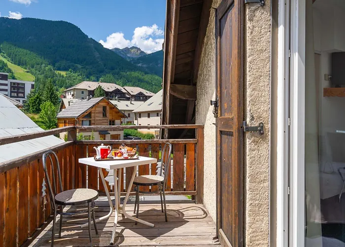 Logis Hotel Et Spa Le Christiania La Salle-les-Alpes