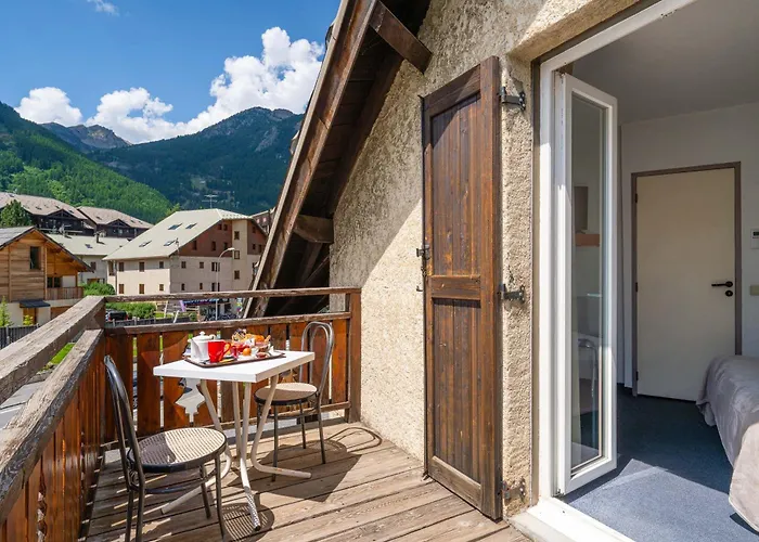Logis Hotel Et Spa Le Christiania La Salle-les-Alpes
