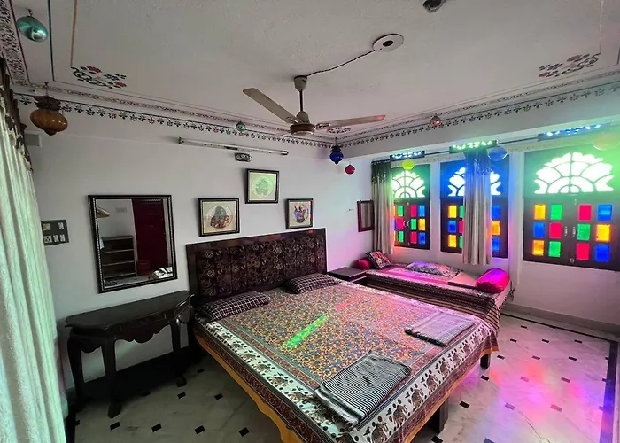 Nukkad Guest House Near Lake Pichola Udaipur