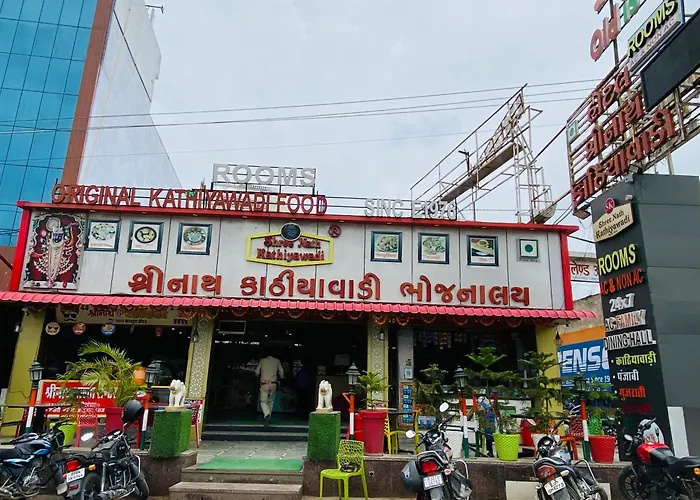 Hotel Shreenath Kathiyawadi And Pure Veg Kathiyawadi Restaurant Udaipur