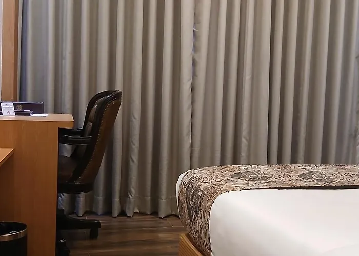 Shine Hospitality Premium Hotel Mumbai