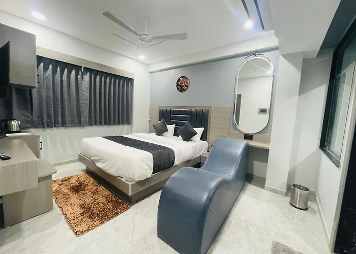 Hotel Grand Lake Ahmedabad