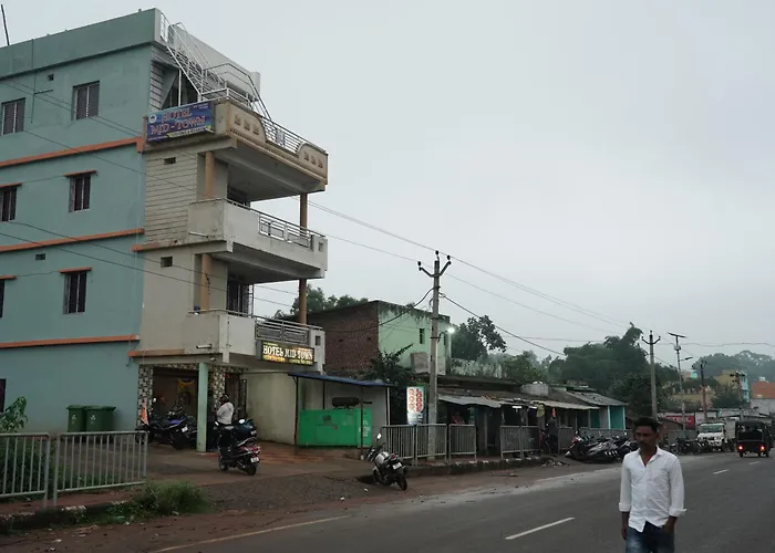 Hotel Hill Top Daringbadi