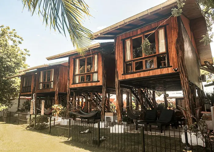 Samara Tree House Inn