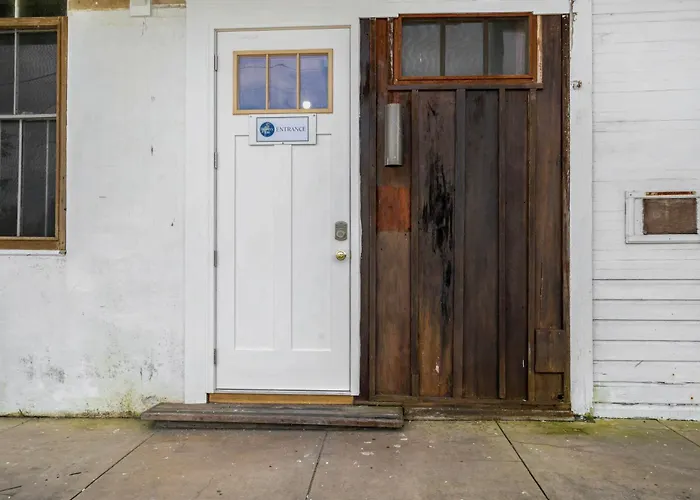 Bowery Inn By Visit Apalach Apalachicola
