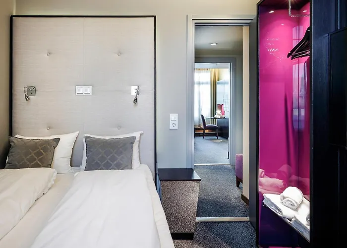 Home Hotel Folketeateret Oslo