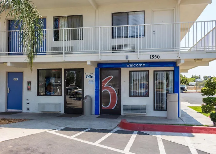 Motel 6 Bakersfield, Ca - Convention Center