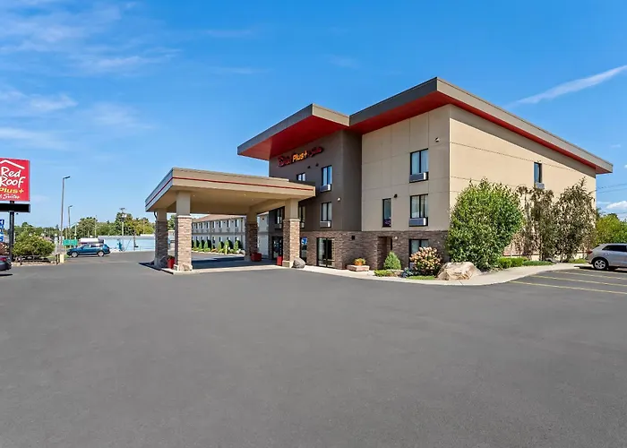 Red Roof Inn Plus+ & Suites Malone