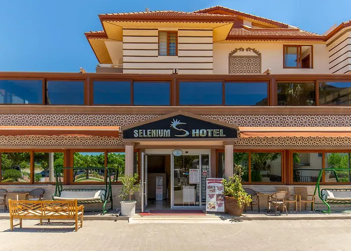 Selenium Hotel Side