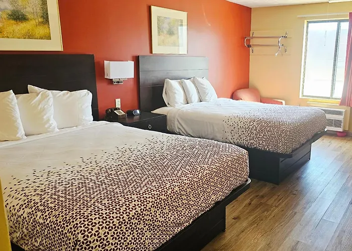 Budgetel Inn & Suites Fort Scott