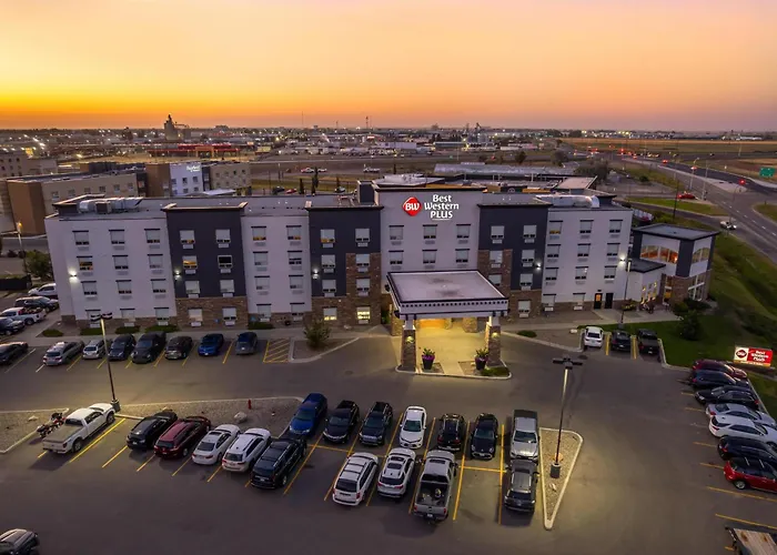 Best Western Plus Service Inn & Suites Lethbridge