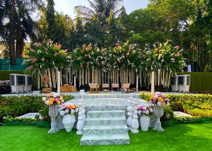 Club Emerald Mumbai 
